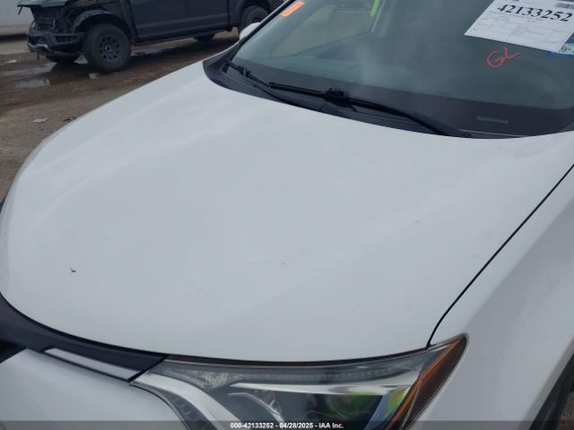 JTMWFREV0HJ131565 Toyota Rav4 Xle