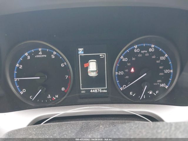 JTMWFREV0HJ131565 Toyota Rav4 Xle