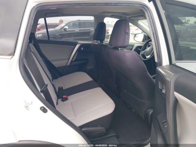 JTMWFREV0HJ131565 Toyota Rav4 Xle