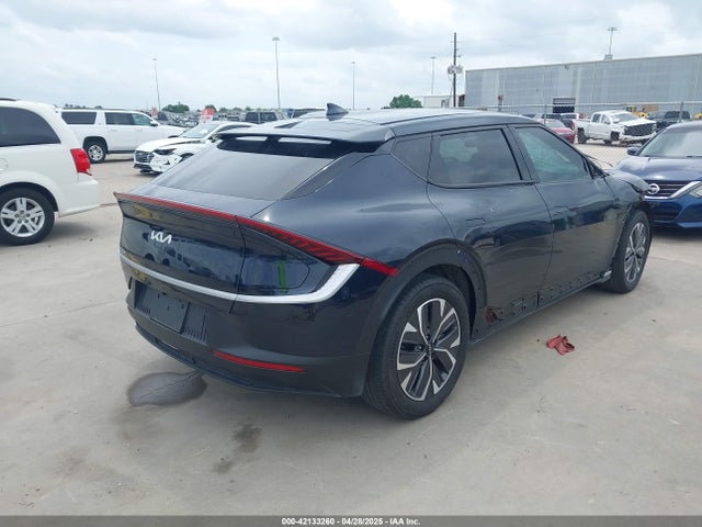 KNDC34LB7R5616772 KIA EV6 LIGHT