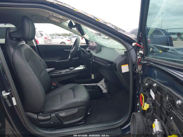 KNDC34LB7R5616772 KIA EV6 LIGHT