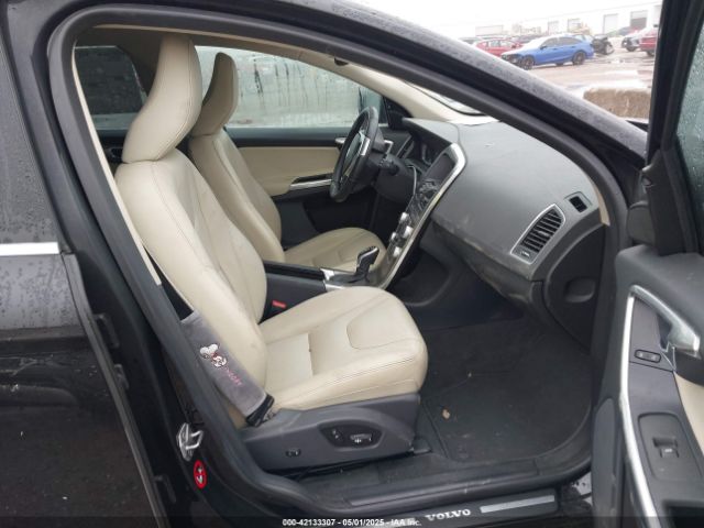2016 VOLVO XC60 YV440MDK6G2907836 Photo 4