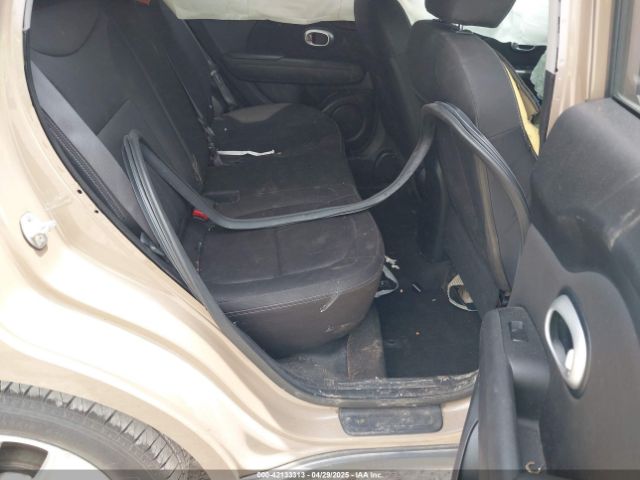 KNDJN2A23F7226616 KIA Soul