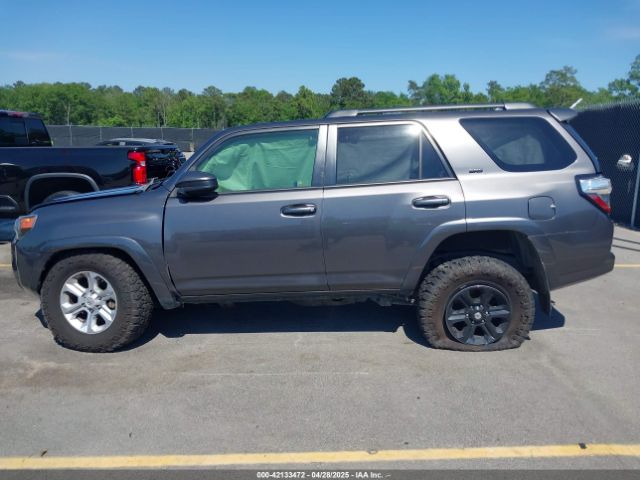 JTEZU5JR9F5109702 Toyota 4RUNNER SR5