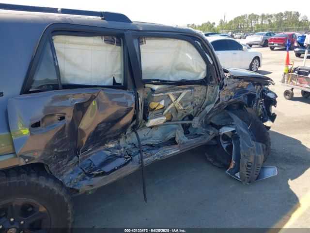 JTEZU5JR9F5109702 Toyota 4RUNNER SR5