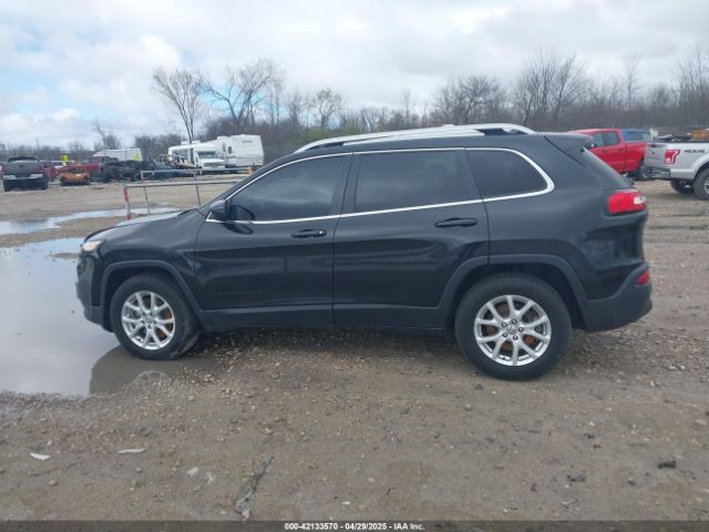 1C4PJMCS2GW211451 Jeep Cherokee Latitude