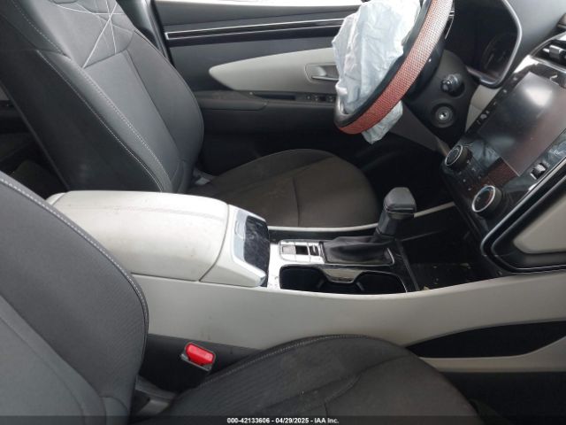 5NMJA3DE8RH303131 Hyundai TUCSON SE