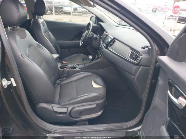 KNDCC3LC7H5064224 KIA NIRO EX