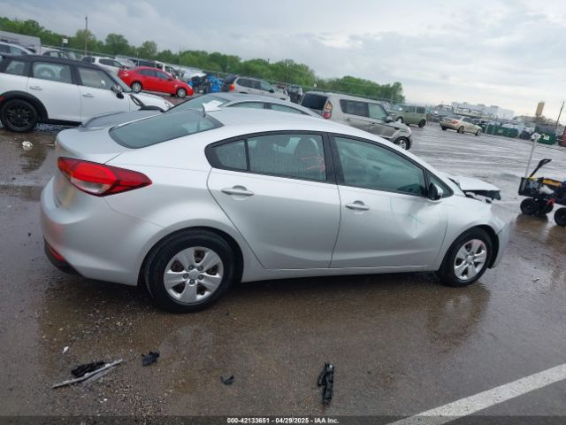 3KPFL4A73JE197064 KIA FORTE LX