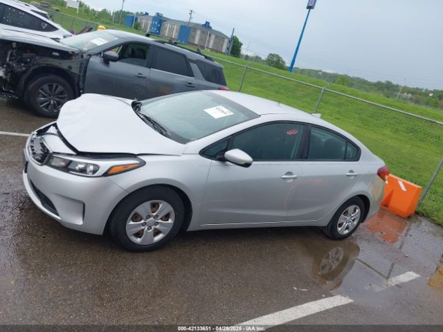 3KPFL4A73JE197064 KIA FORTE LX