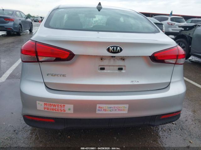 3KPFL4A73JE197064 KIA FORTE LX