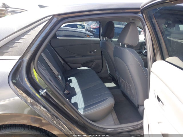 5NPLN4AG8MH036142 Hyundai ELANTRA SEL