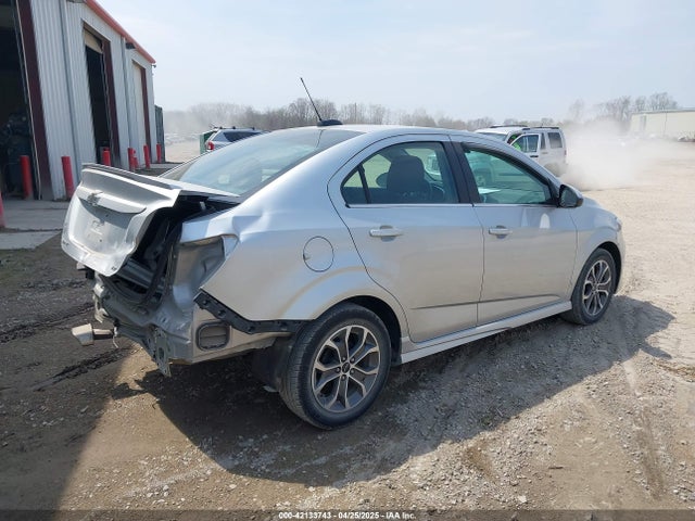 1G1JD5SH8J4100214 Chevrolet Sonic Lt Auto