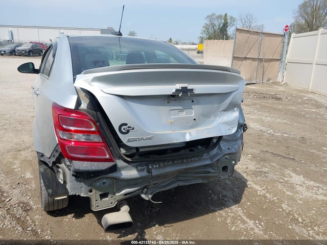1G1JD5SH8J4100214 Chevrolet Sonic Lt Auto