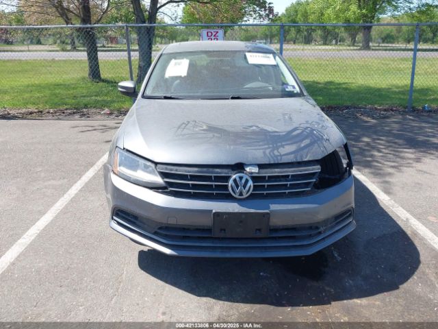 3VWDB7AJ4JM225870 Volkswagen Jetta 1.4t Se/1.4t Wolfsburg Edition
