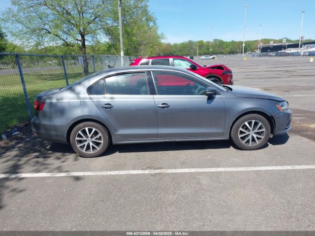 3VWDB7AJ4JM225870 Volkswagen Jetta 1.4t Se/1.4t Wolfsburg Edition