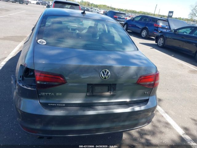 3VWDB7AJ4JM225870 Volkswagen Jetta 1.4t Se/1.4t Wolfsburg Edition