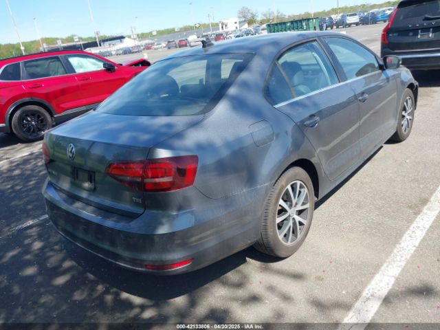 3VWDB7AJ4JM225870 Volkswagen Jetta 1.4t Se/1.4t Wolfsburg Edition