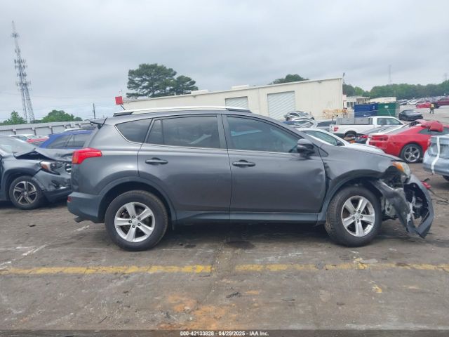 2T3WFREV7EW099405 Toyota Rav4 Xle