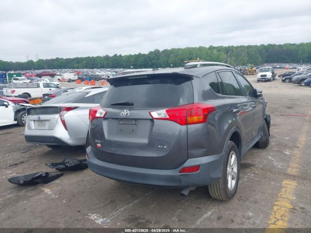 2T3WFREV7EW099405 Toyota Rav4 Xle