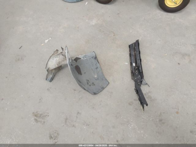KL7CJKSB6JB587974 Chevrolet TRAX LS