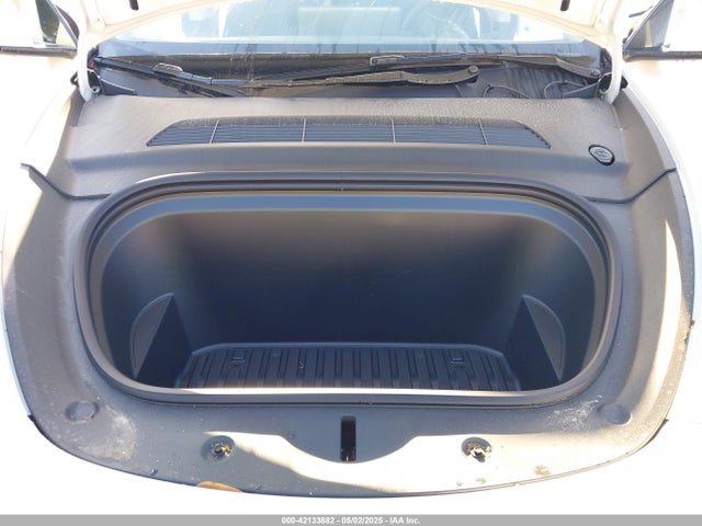 2025 TESLA MODEL Y 7SAYGDEE5SF306225 Photo 9