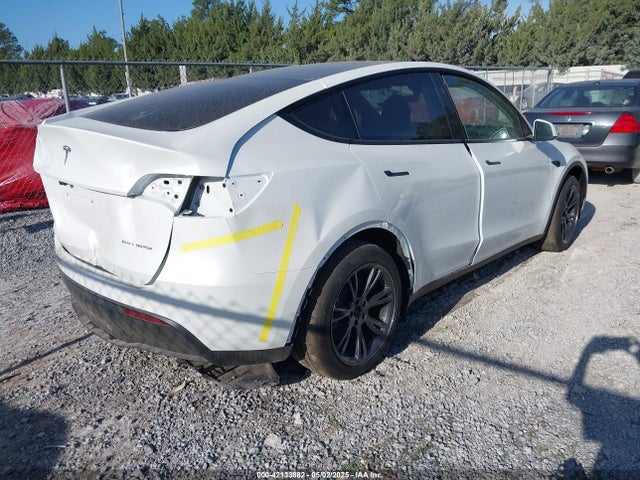 2025 TESLA MODEL Y 7SAYGDEE5SF306225 Photo 3