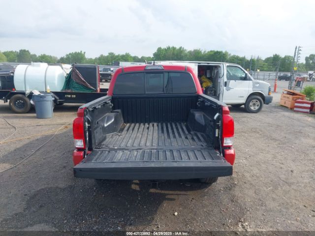5TFAX5GN3HX100515 Toyota Tacoma Sr