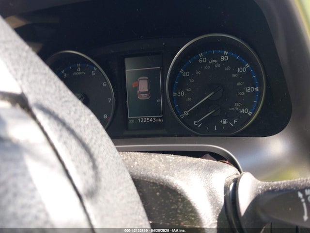 JTMWFREV7JJ166836 Toyota Rav4 Xle