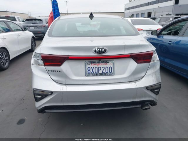 3KPF24AD5ME387610 KIA Forte Lxs