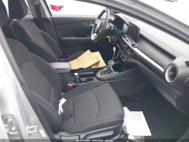 3KPF24AD5ME387610 KIA Forte Lxs