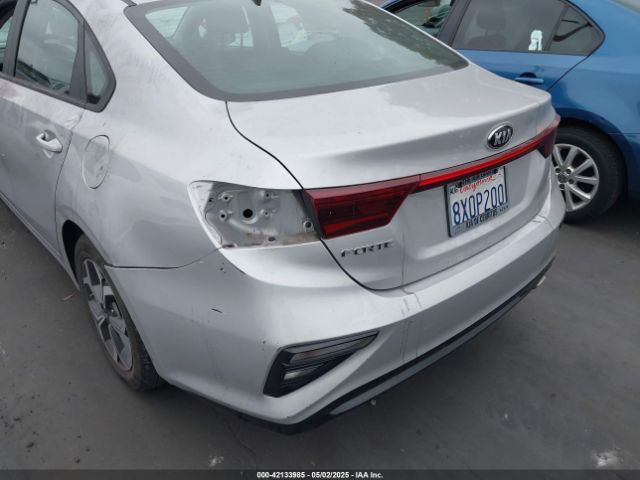 3KPF24AD5ME387610 KIA Forte Lxs