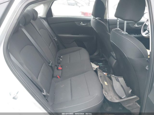 3KPF24AD5ME387610 KIA Forte Lxs