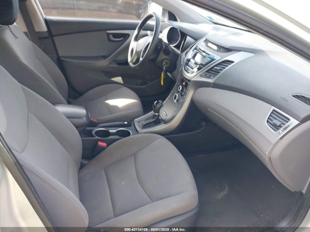 5NPDH4AE9GH773073 Hyundai ELANTRA SE