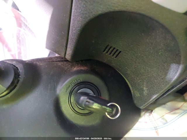 2T1BURHE4GC609223 Toyota COROLLA LE