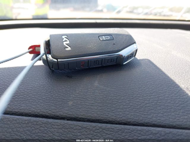 5XYK43AF1PG020599 KIA Sportage Sx
