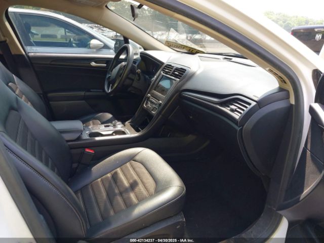 3FA6P0H70JR113204 Ford FUSION SE