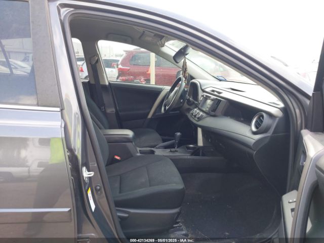 2T3ZFREV2JW485379 Toyota RAV4 LE