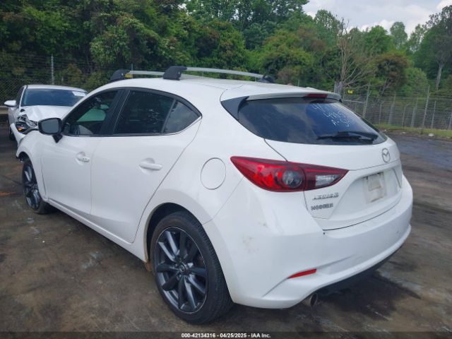 3MZBN1L39JM184985 Mazda Mazda3 Touring