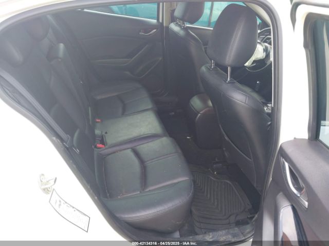 3MZBN1L39JM184985 Mazda Mazda3 Touring