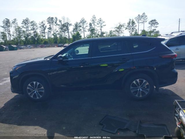 5TDKDRBH2RS570175 Toyota Highlander Xle