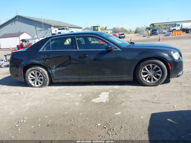 2C3CCAAG2JH320573 Chrysler 300 Touring