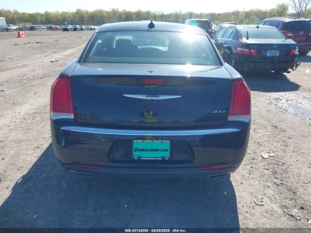 2C3CCAAG2JH320573 Chrysler 300 Touring