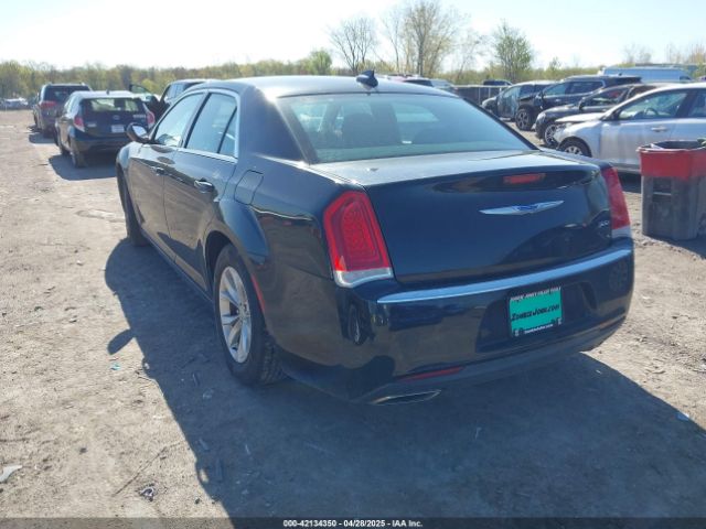 2C3CCAAG2JH320573 Chrysler 300 Touring