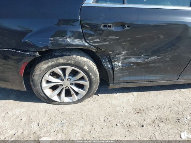 2C3CCAAG2JH320573 Chrysler 300 Touring