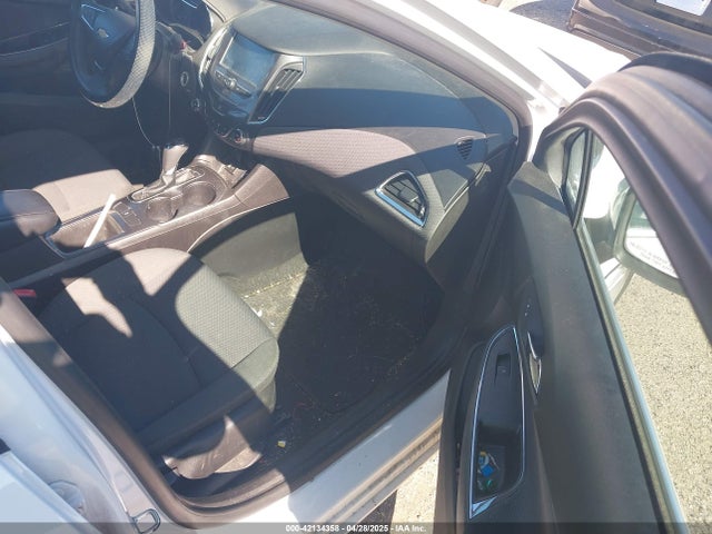 1G1BE5SM1J7179433 Chevrolet Cruze Lt Auto