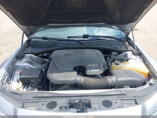 2C3CCARG8EH308678 Chrysler 300