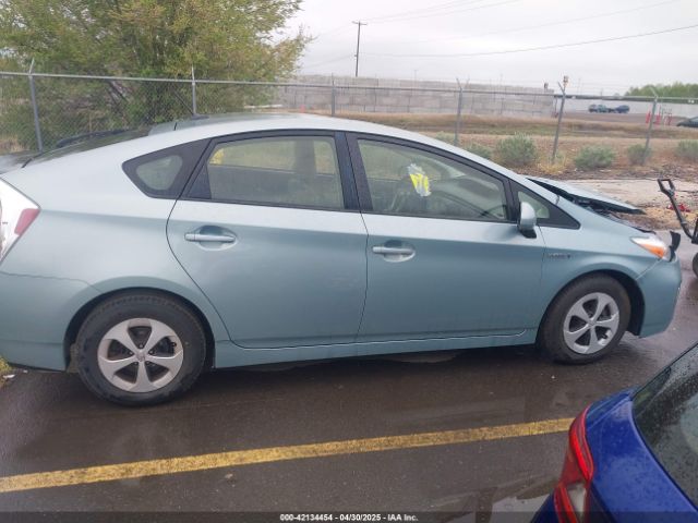 JTDKN3DU6F1871366 Toyota Prius Three