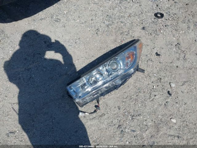 5TDZZRFH8KS362902 Toyota Highlander Le Plus