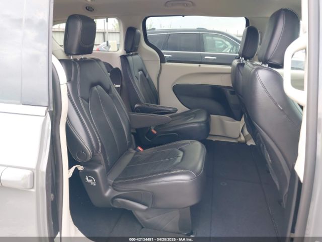 2C4RC1BG8NR112881 Chrysler Pacifica Touring L